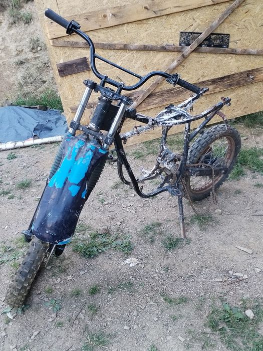 Vând sau schimb cu anvelope de ATV seria 21x10-8 cadru de aprilie 50cc