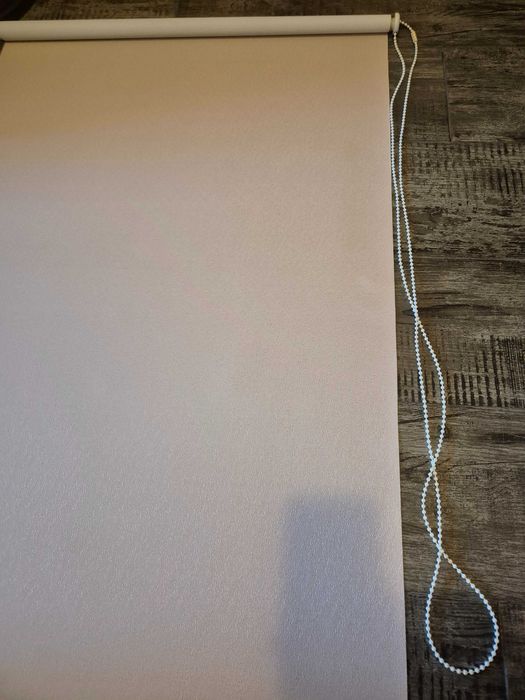 Vând jaluzele pentru geamuri