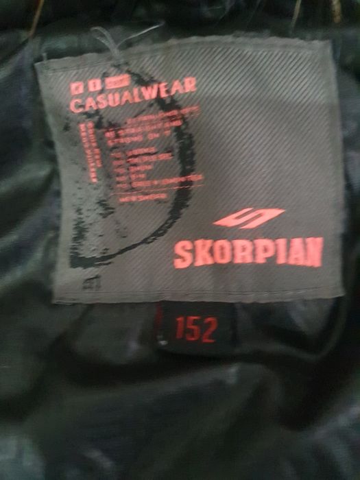 Продам куртку на мальчиков рост 152