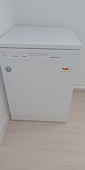 Посудомойка сатылады