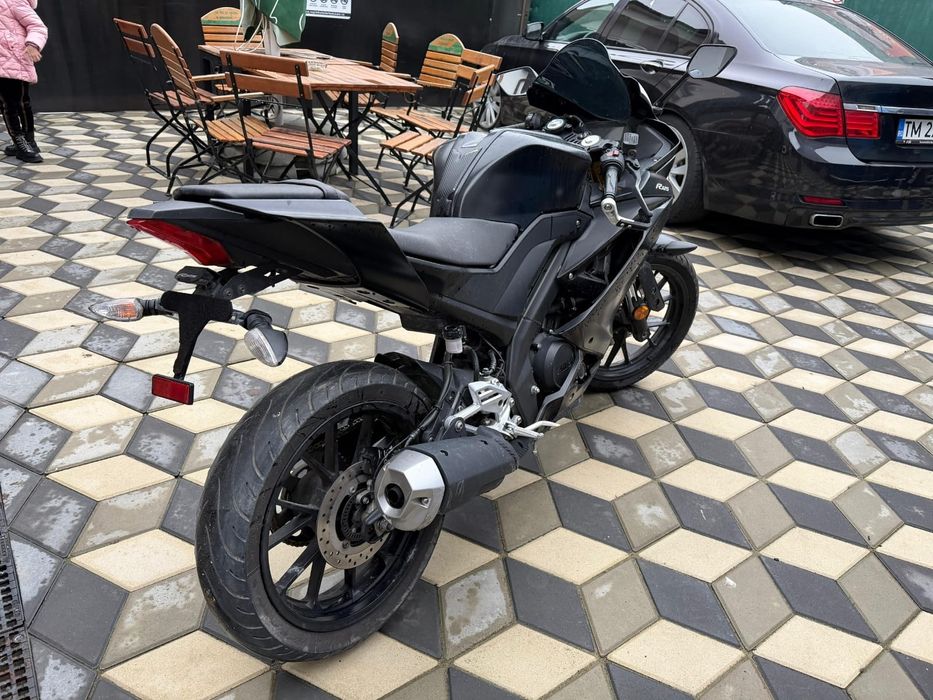 Vând motor Yamaha YZF 125