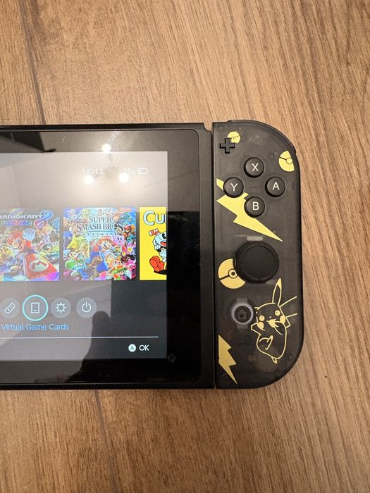 Nintendo Switch V1 Pokémon Bundle + 128GB + Joy-Con Pokémon + Dock + Husă + Jocuri
