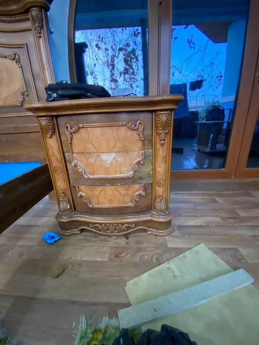 Продам спальный гарнитур