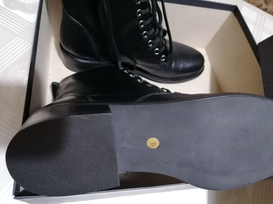 Ghete negre pt. femei Caroll Paris, M38,din piele,noi transport inclus
