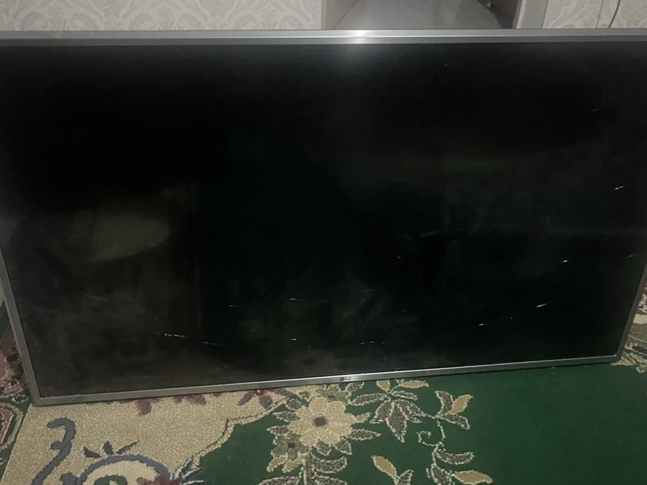LG 43UK6510 на запчасти (разбита матрица)