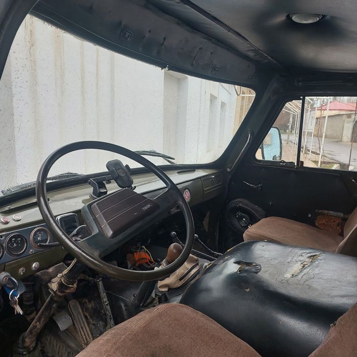 Уазик сотилади  йили 1984