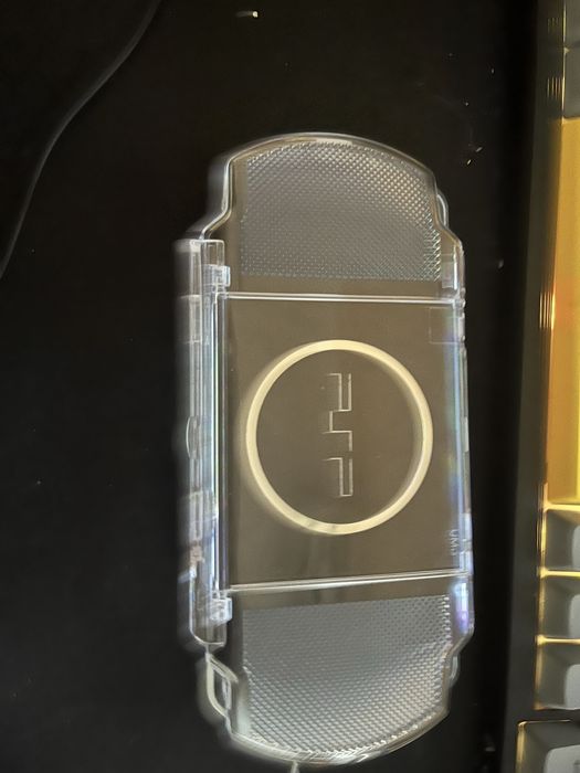 Продаю psp 3008 с чехлом