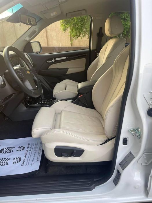 Сиденья от BMW f15 x5 на треиблейзер