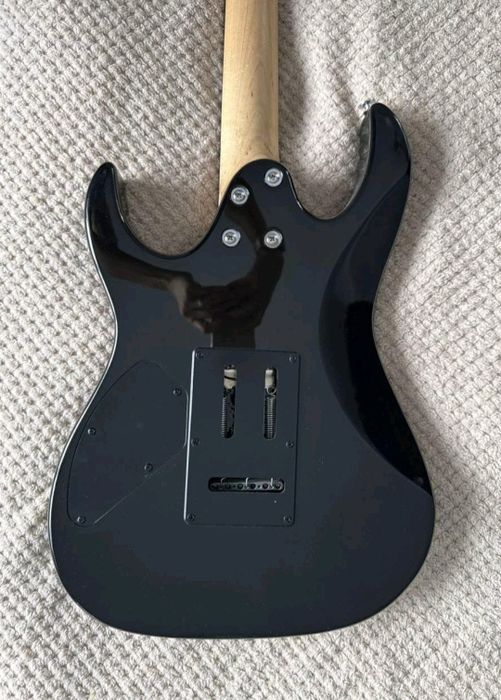 Электрогитара Ibanez б/у и комбик