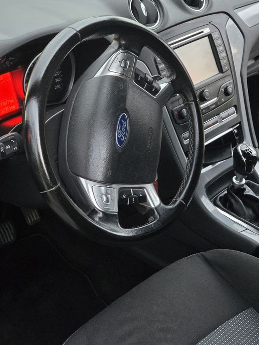 Vând Ford Mondeo 2014