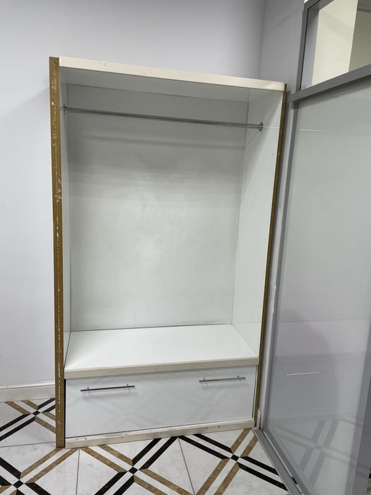 Шкаф для одежды крашение