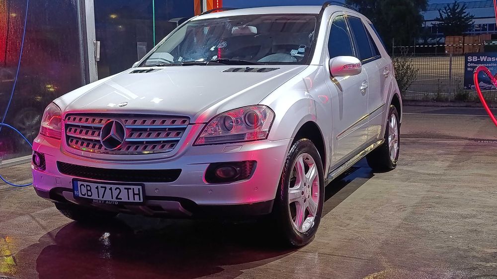 Мерцедес Емел 2009. 224 кн