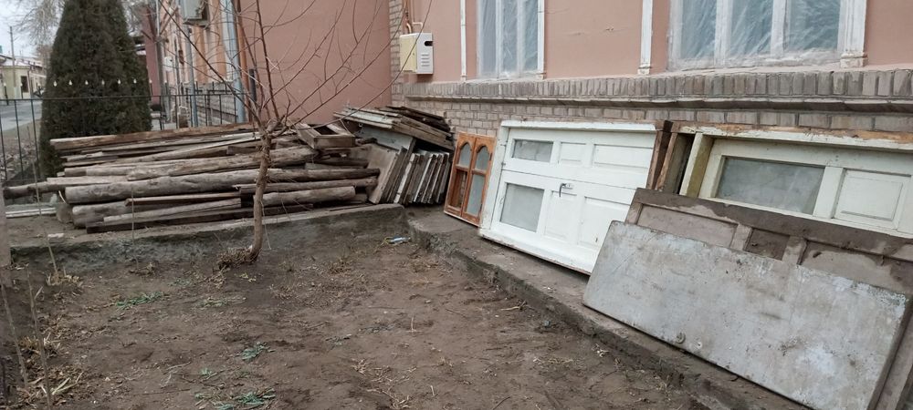 Xar xil eshik va taxta yağochlar sotiladi urganchda
