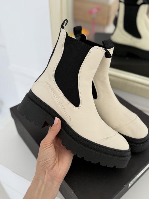 Продаю ботинки челси