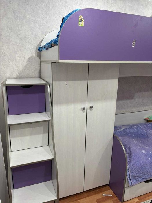 Продам спальный гарнитур для детей