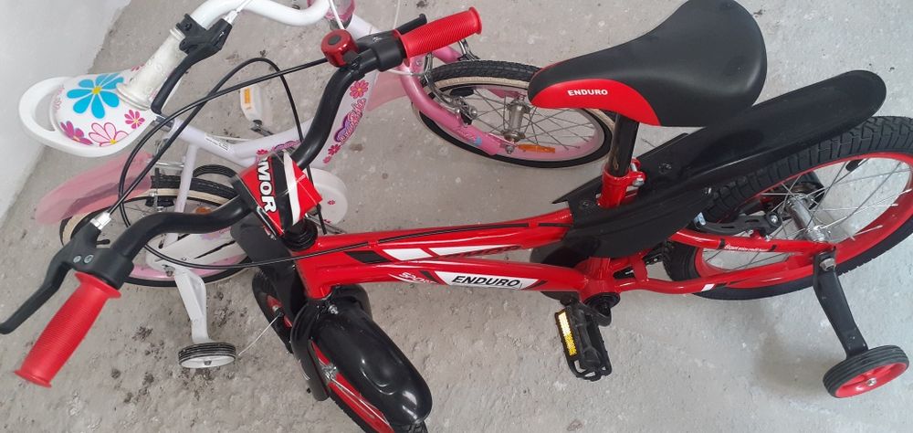 Продавам две детски велосепедчета.Не са ползвани вобще .