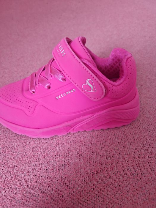 Vand adidasi fetite marimea 25