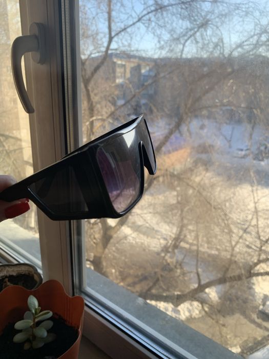 Продам очки солнцезащитные