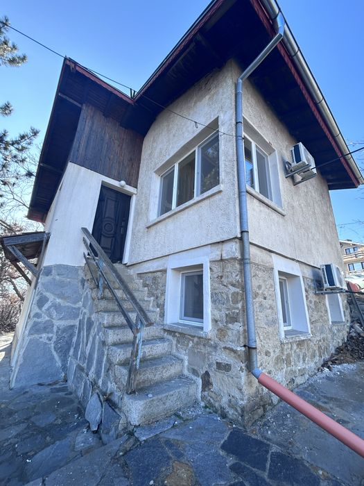 къща с.Храбрино втора вилна зона под наем