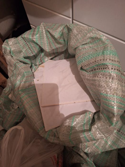 Отдам керамическую плитку б/у