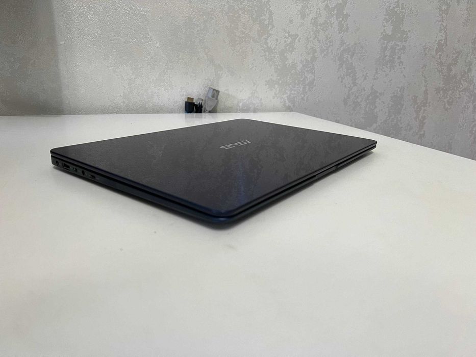 ASUS ZenBook UX430U / Core i7 / 940MX / SSD