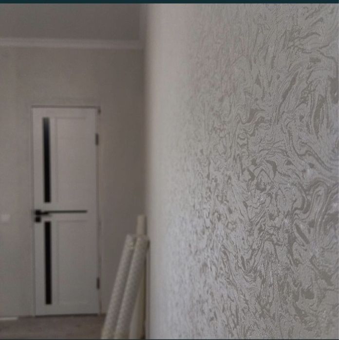 Шпаклёвка стен поклейка обоев.