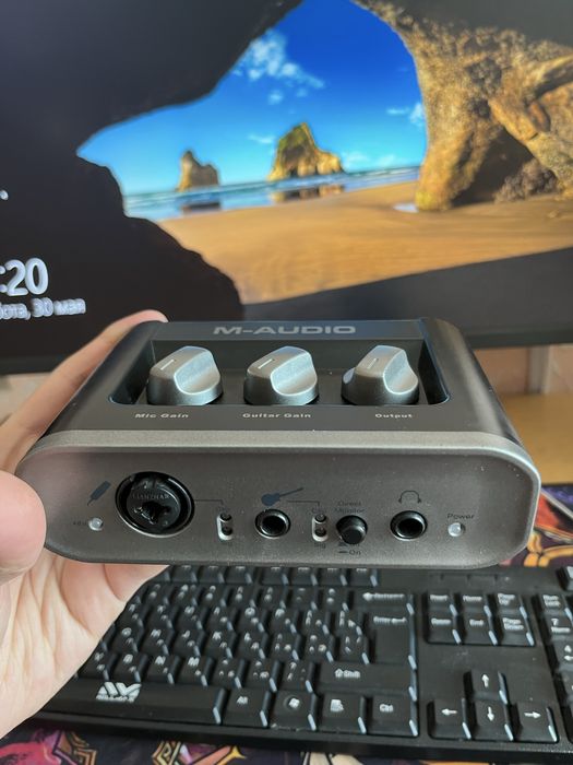 Звуковая карта M - Audio