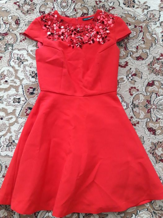 Продам платья вечерние