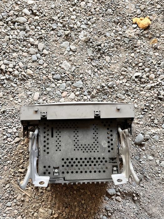 Могнитолана машину