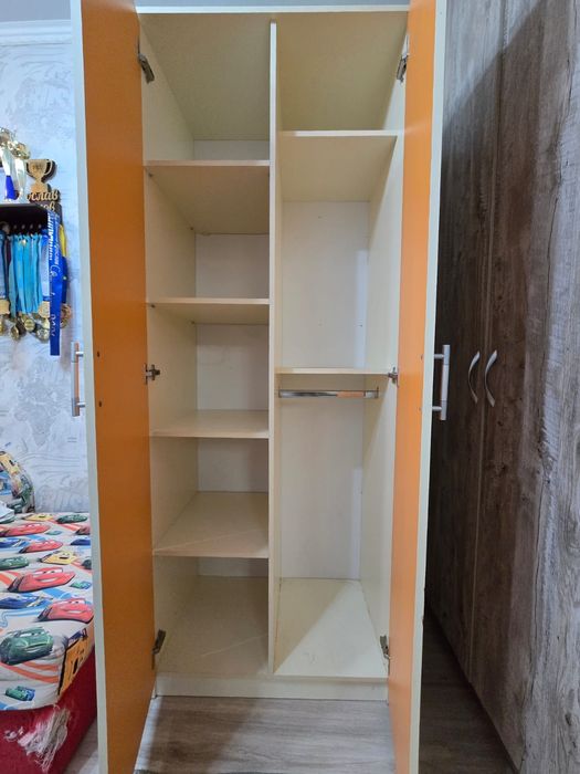 Срочно продам шкаф