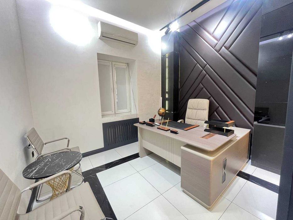 Продается офис ул Наваи 93 кв м(А7)