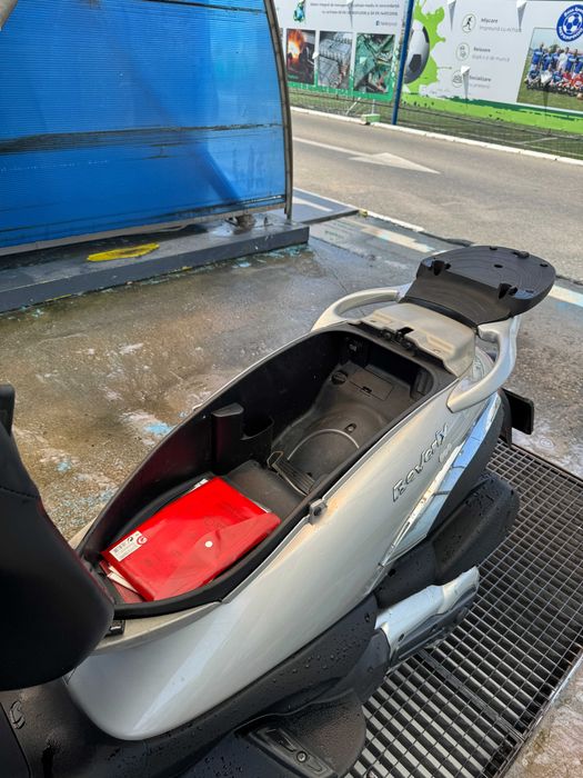 Scuter Piaggio Beverly 500 cc