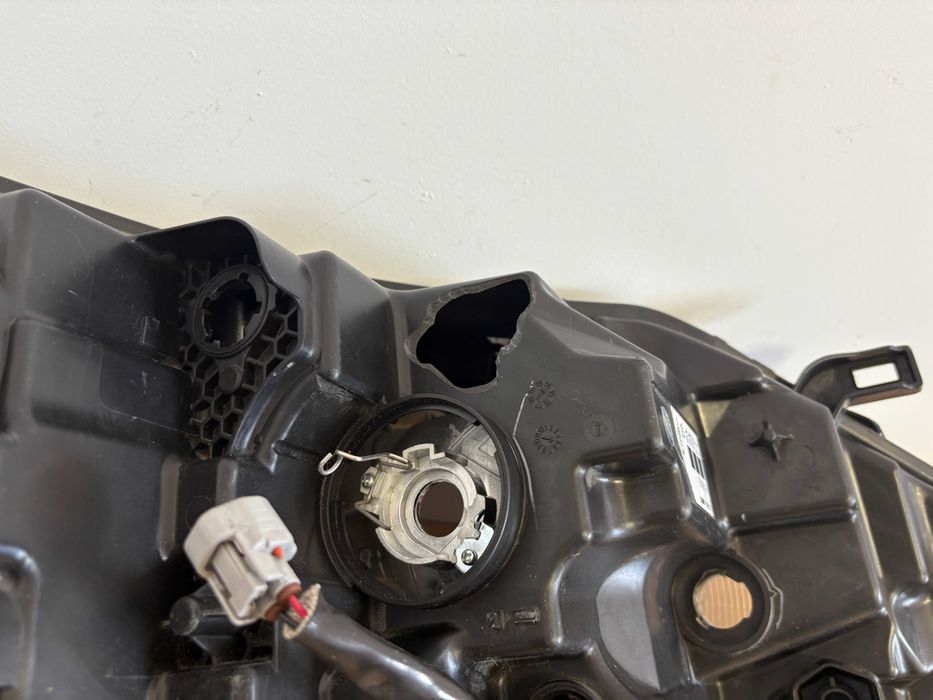 Far stanga Nissan Qashqai dupa 2014 cod 100-18013
