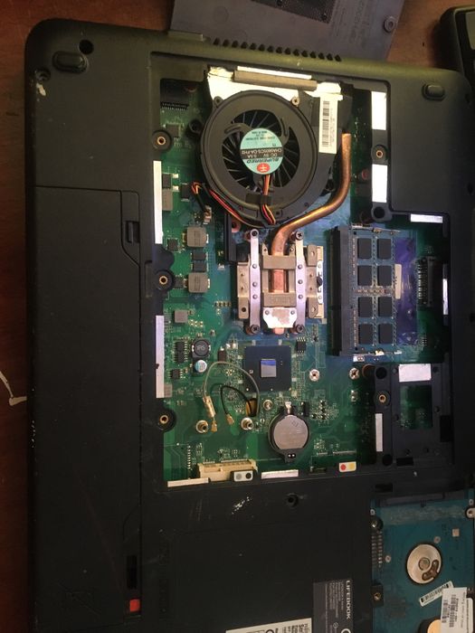 Ноутбук Fujitsu AH530