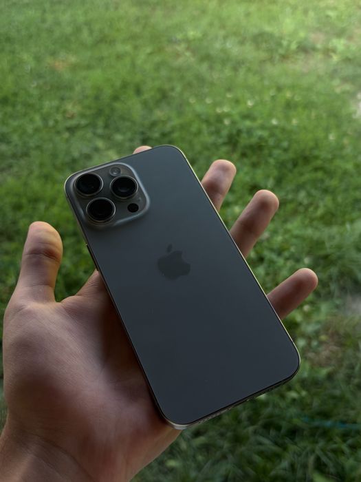 Продам iphone 15 pro max срочно