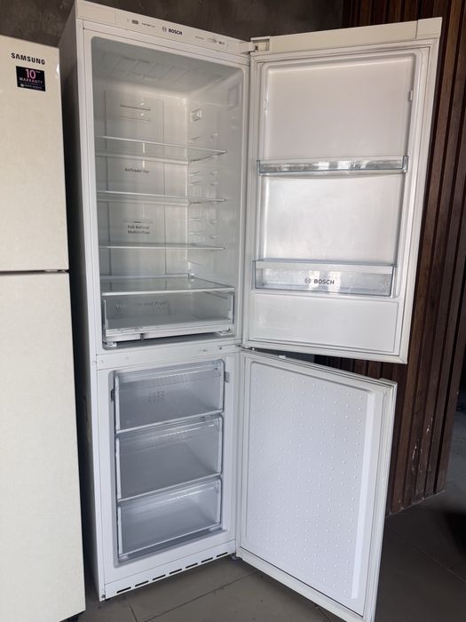 Продам Большой Холодильник БОШ