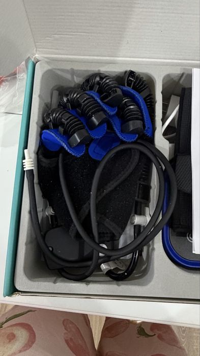 Перчатка массажер