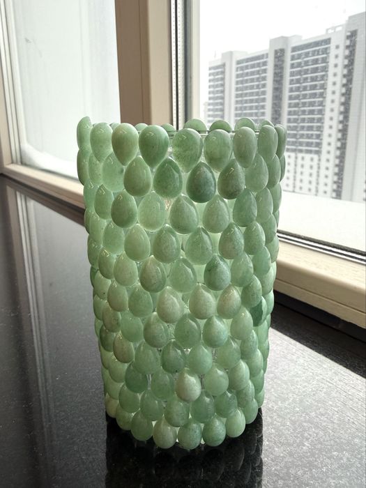 Ваза из натурального нефрита