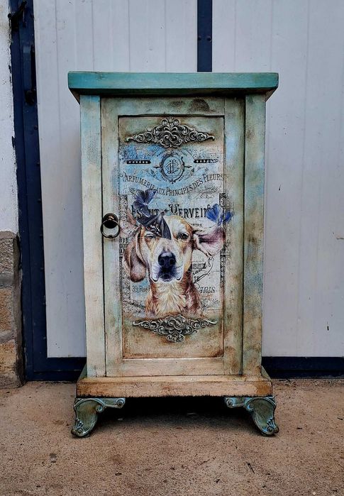 Дървено шкафче с мотив куче,  син дървен шкаф