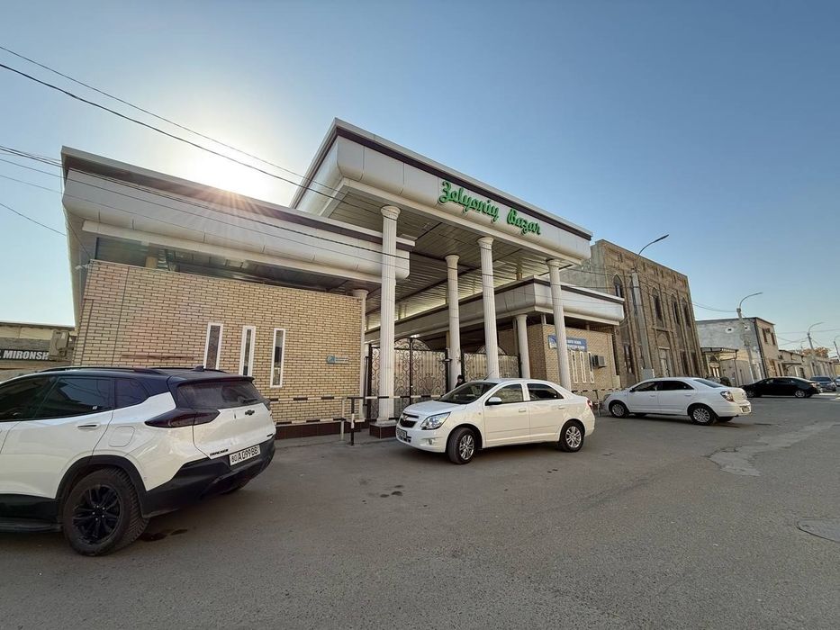 Ховли сотилади эски шахарда