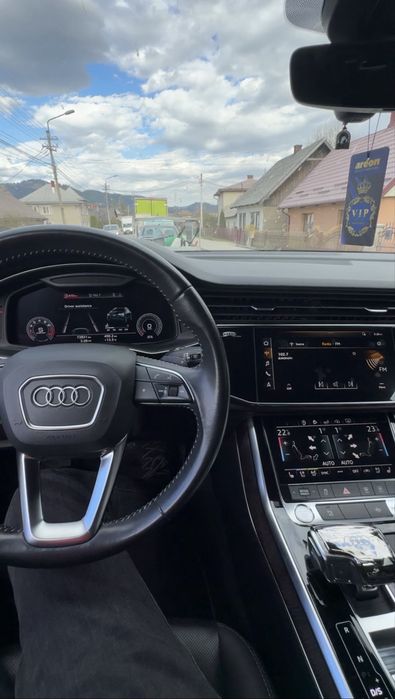 Audi Q8 variante +_