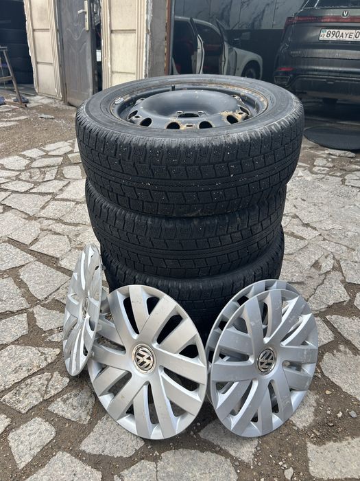 Продам комплект шин с дисками R15