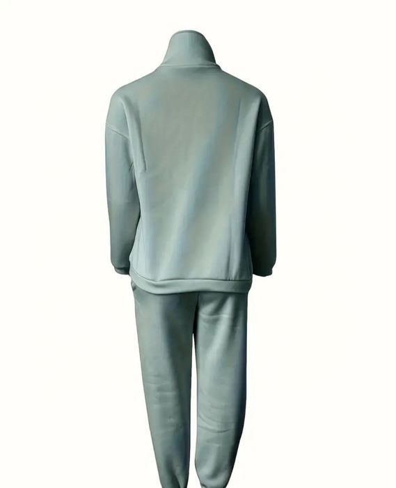 Костюм спортивный