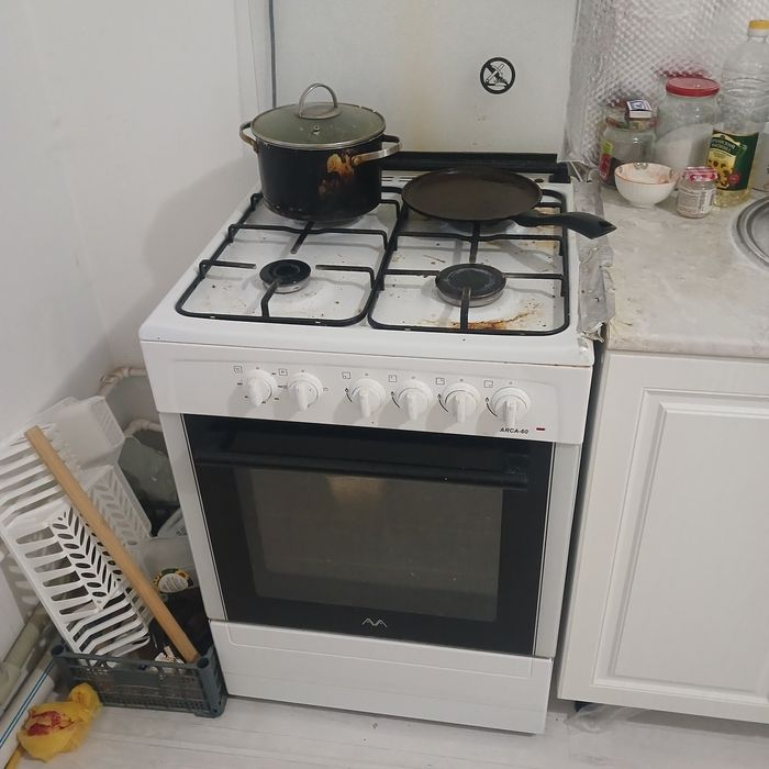 Холодильник 30, телевизор 30,газовка 30,