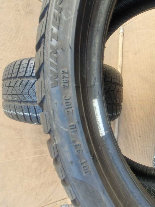 2 Pirelli R18 225/40
Зимни гуми 
DOT2822