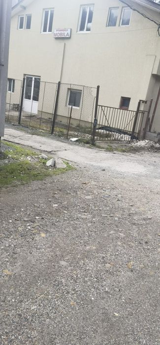 Inchiriez apartament la casa si(VAND) inchiriez spatiu comercia