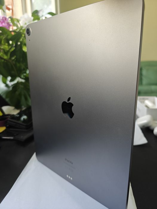 Продава iPad Air 13" M2/256 GB