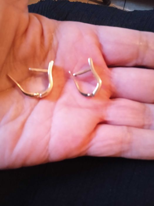 Съветски златни обеци,в много добро състояни..Цена- 380 лв.