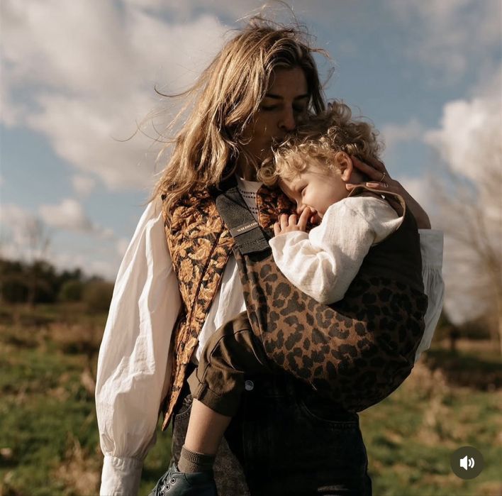 Продаю стильные слинги