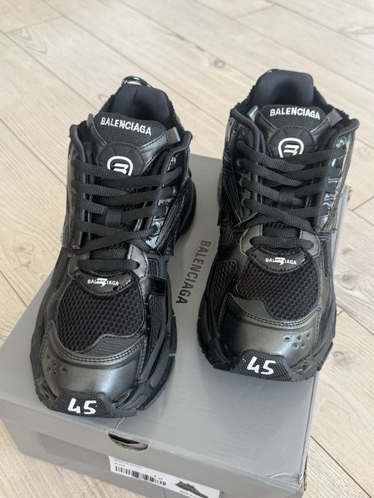 Balenciaga runner наличен